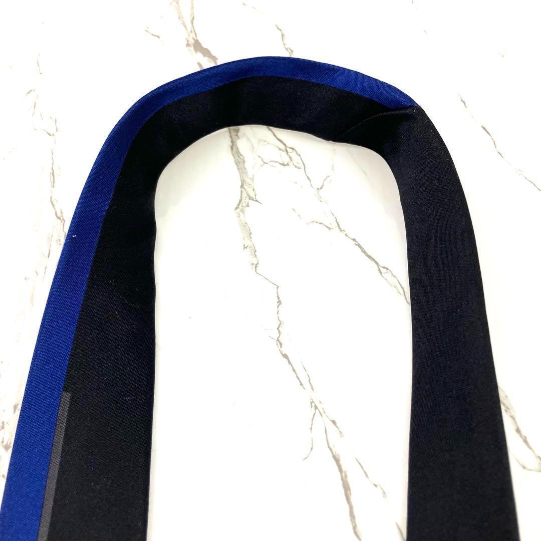 ゆうこ　美品　プラダ　ネクタイ　ナロータイ　マルチカラー　ブルー　ブラック