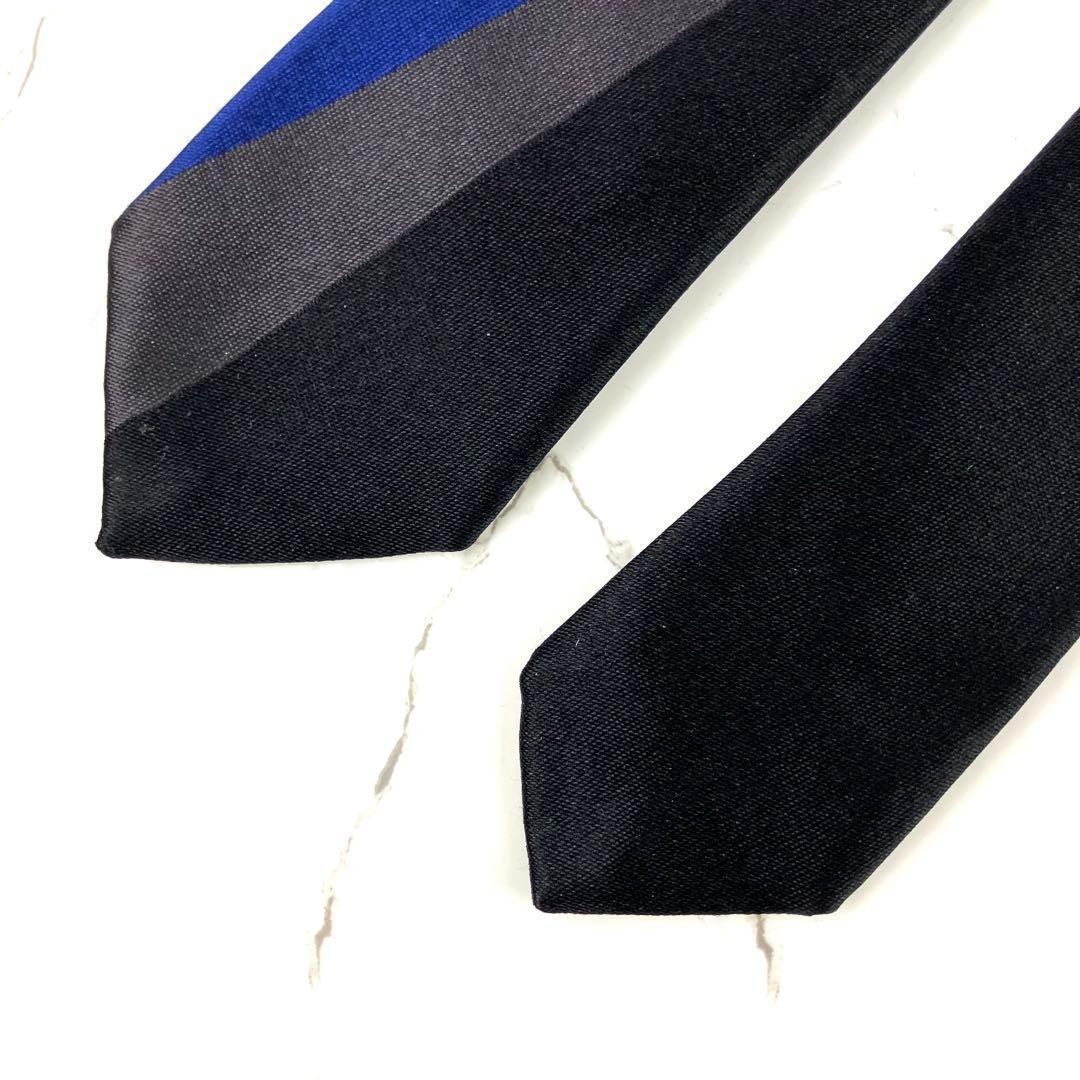 ゆうこ　美品　プラダ　ネクタイ　ナロータイ　マルチカラー　ブルー　ブラック