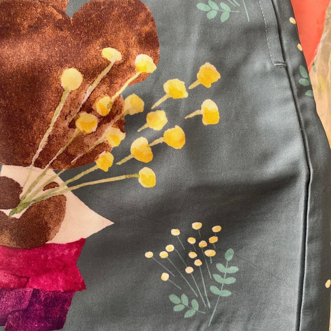 くまのがっこうエプロン 保育士、幼稚園教諭 【４枚セット】