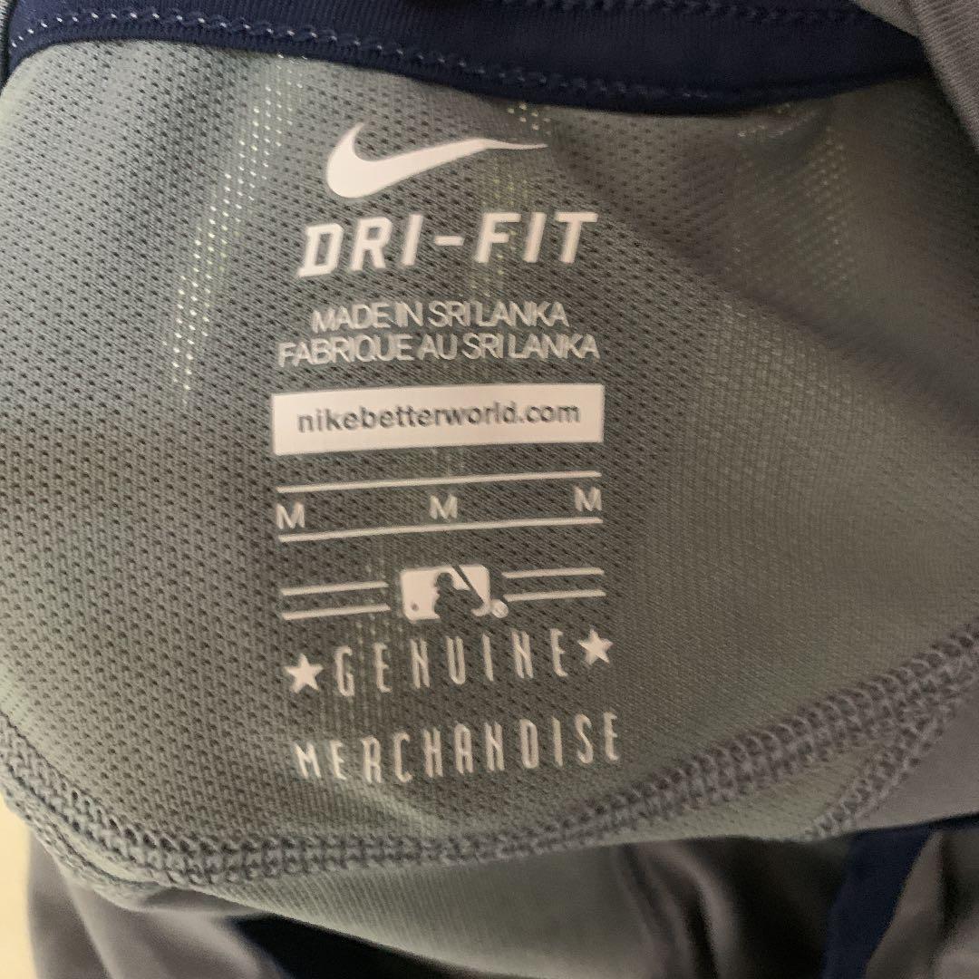 [限定]米国での購入品　NIKE ヤンキース　アンダーシャツM