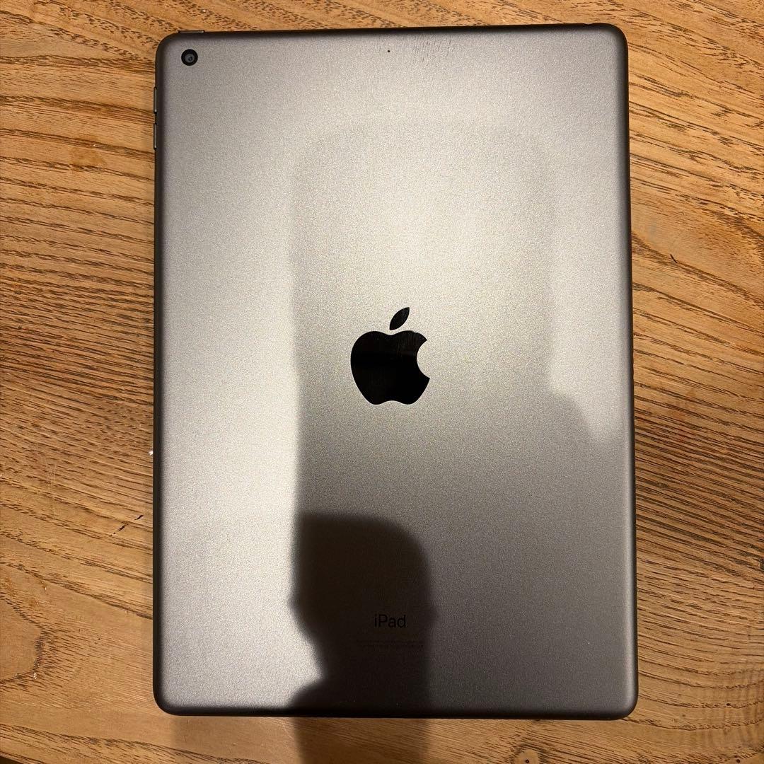 桃*郎様 Apple iPad 本体　64GB 第9世代　WiFi