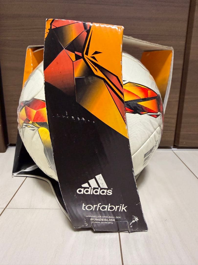 アディダス　ブンデスリーガ　2015/2016 torfabrik 5号 公式球
