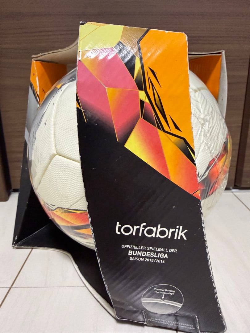 アディダス　ブンデスリーガ　2015/2016 torfabrik 5号 公式球