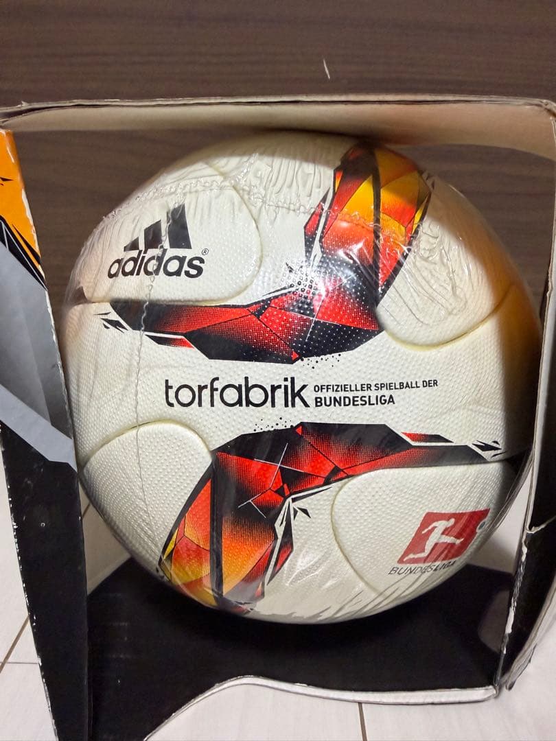 アディダス　ブンデスリーガ　2015/2016 torfabrik 5号 公式球