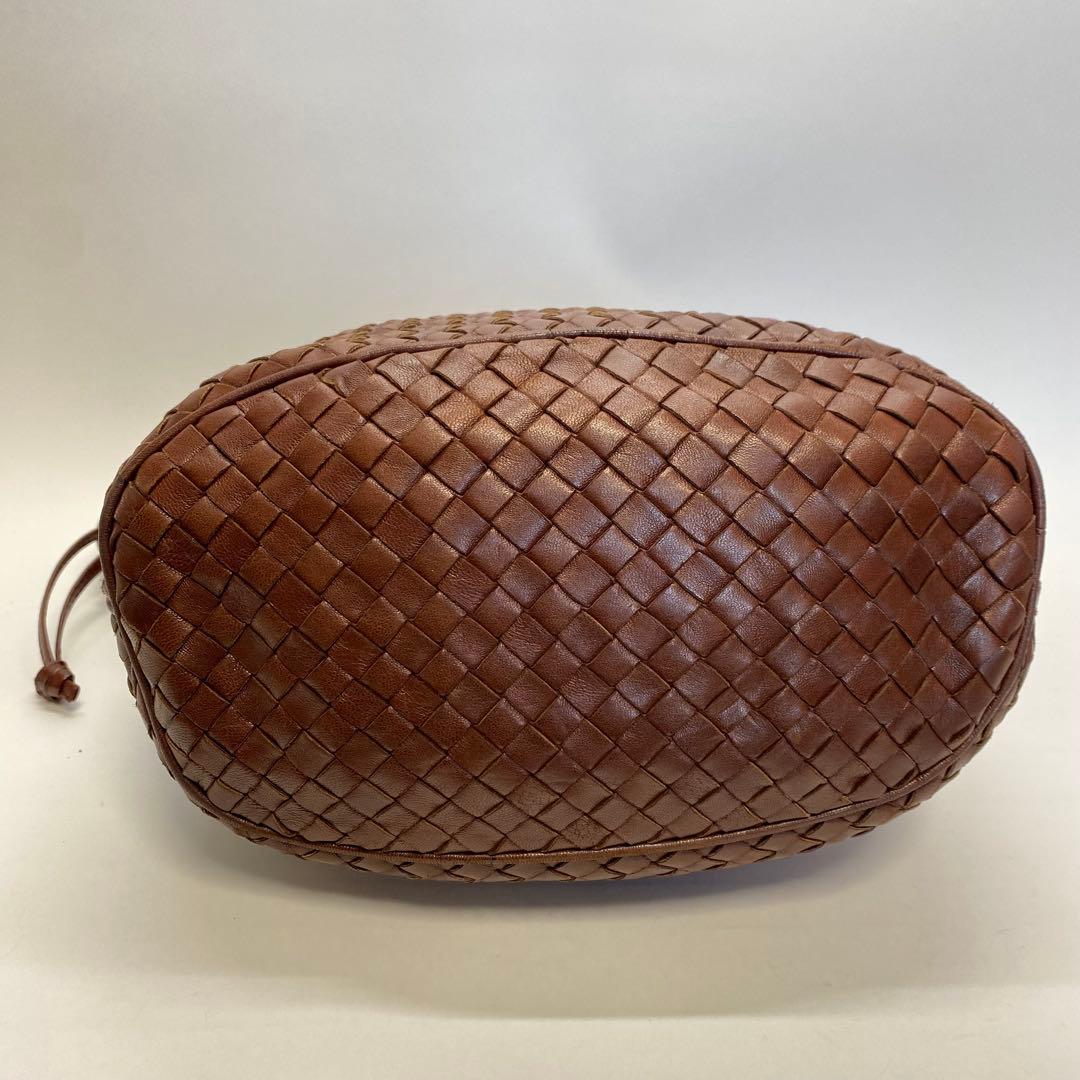 ボッテガヴェネタ ブラウンショルダーバッグ 巾着 イントレチャート