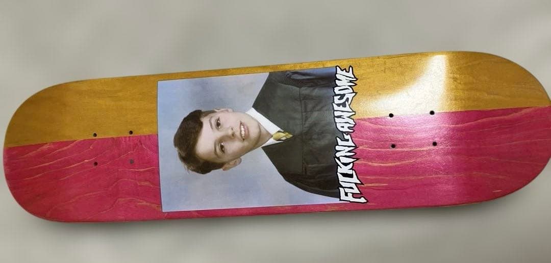 スケボー　fucking awesome