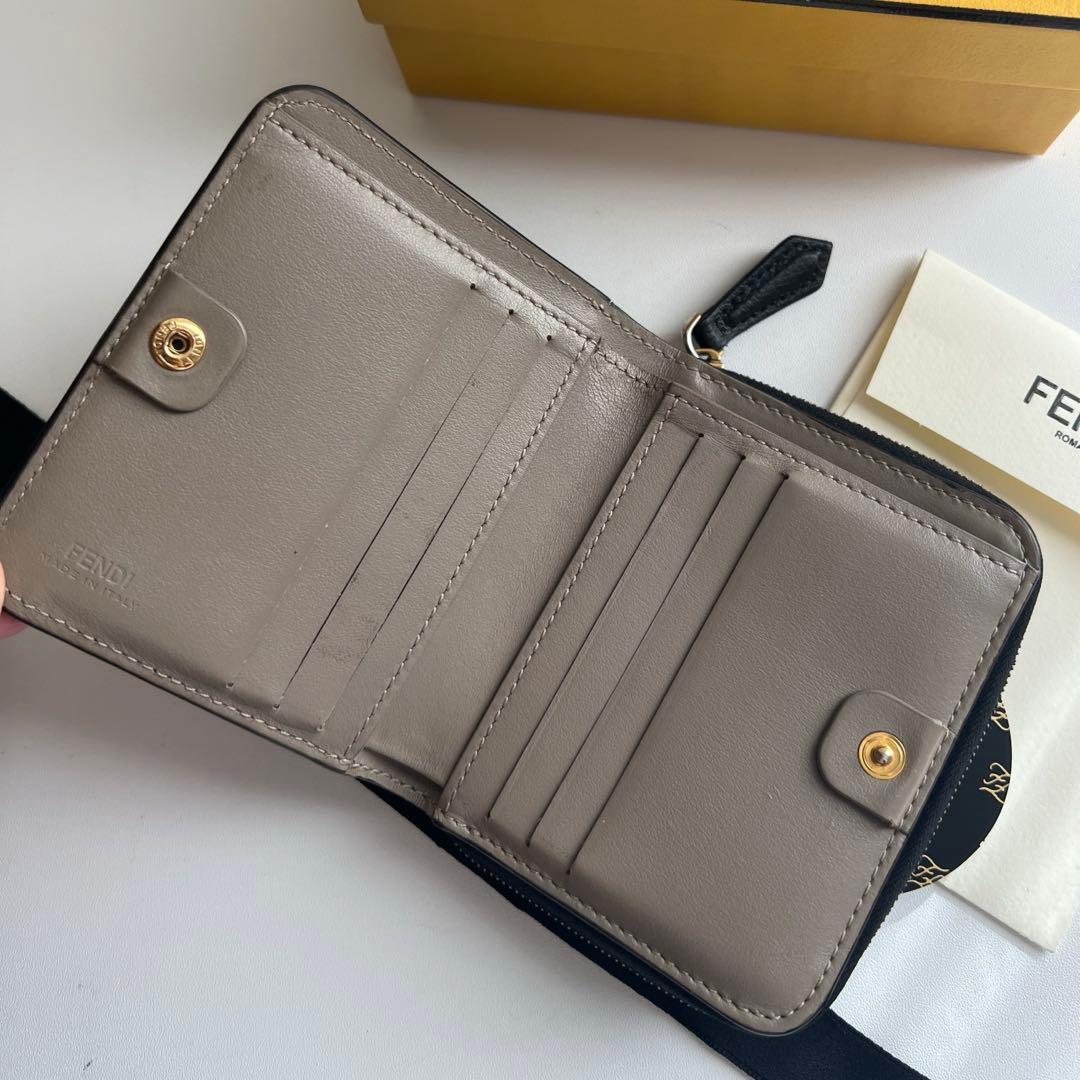 76 極上美品 FENDI フェンディ エフイズ 2つ折り財布