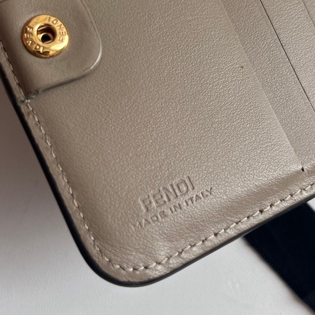 76 極上美品 FENDI フェンディ エフイズ 2つ折り財布