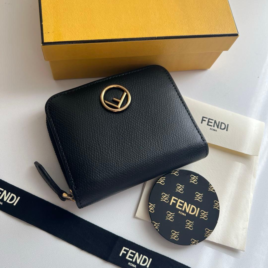 76 極上美品 FENDI フェンディ エフイズ 2つ折り財布