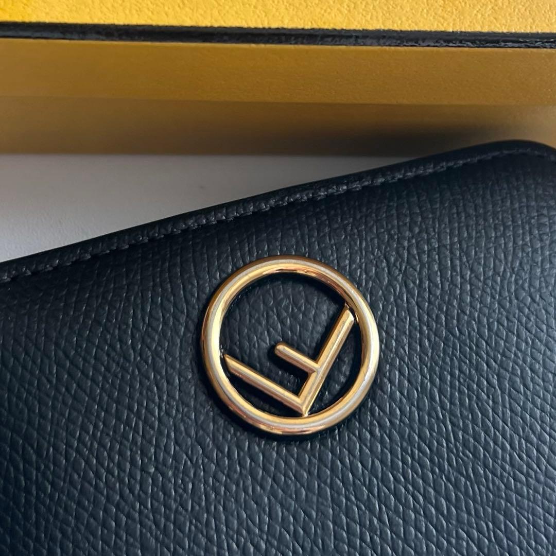 76 極上美品 FENDI フェンディ エフイズ 2つ折り財布