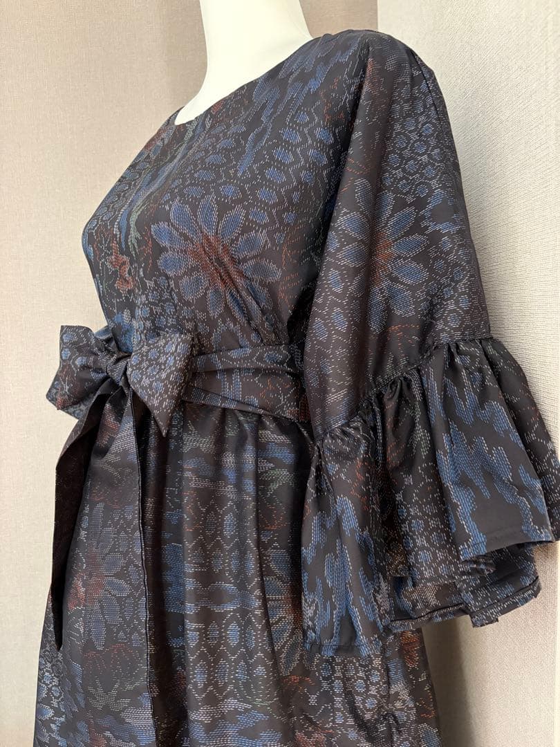 ★着物リメイク★　大島紬　フリル袖のゆったりワンピ　ブルー＆ブラック