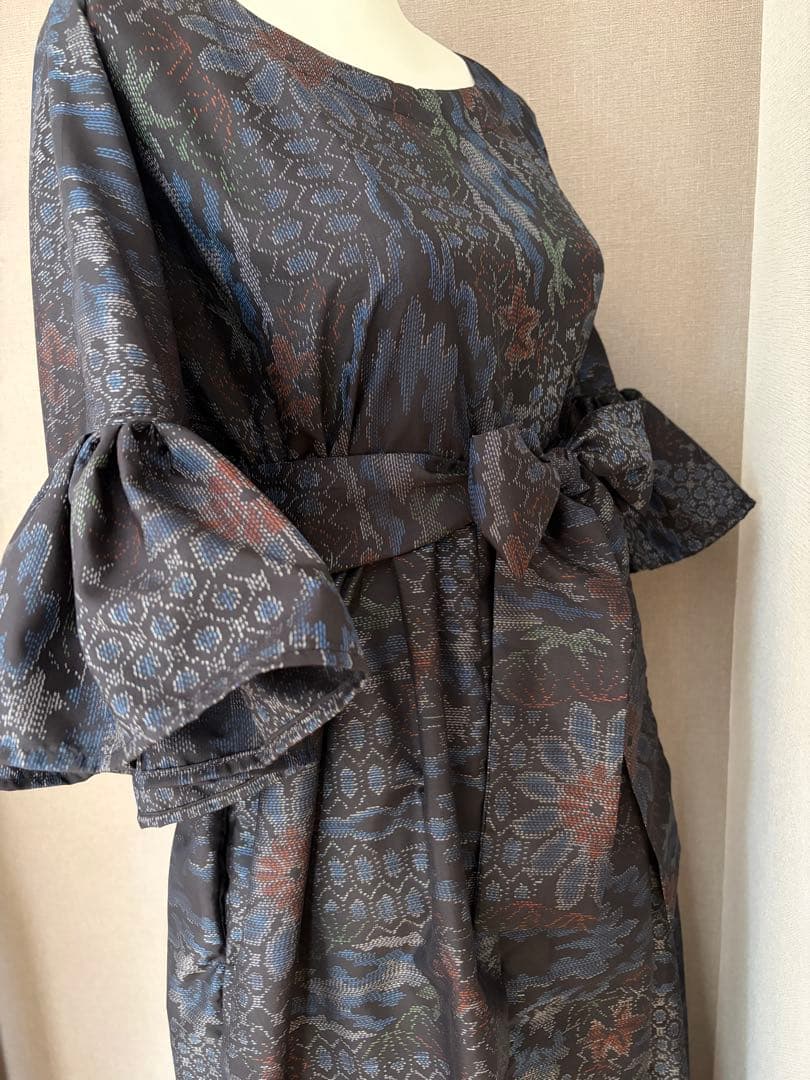 ★着物リメイク★　大島紬　フリル袖のゆったりワンピ　ブルー＆ブラック