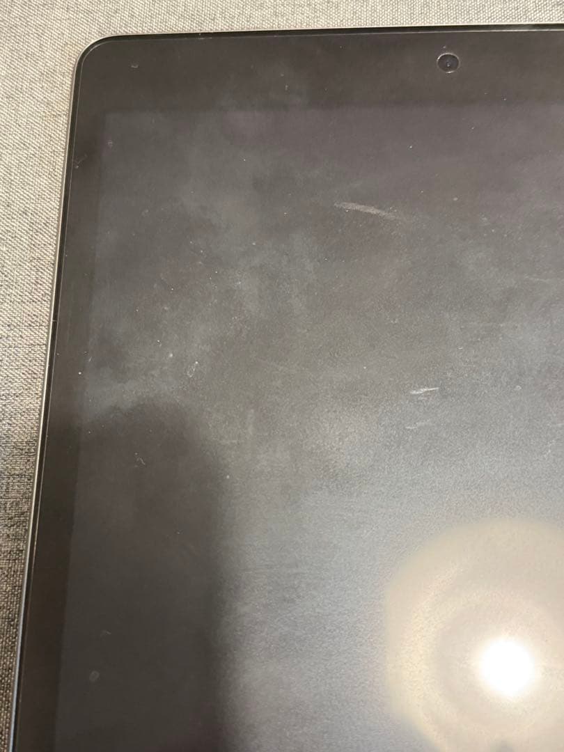 iPad 第9世代 wi-fiモデル 64GB 本体と充電ケーブル　フィルム付き