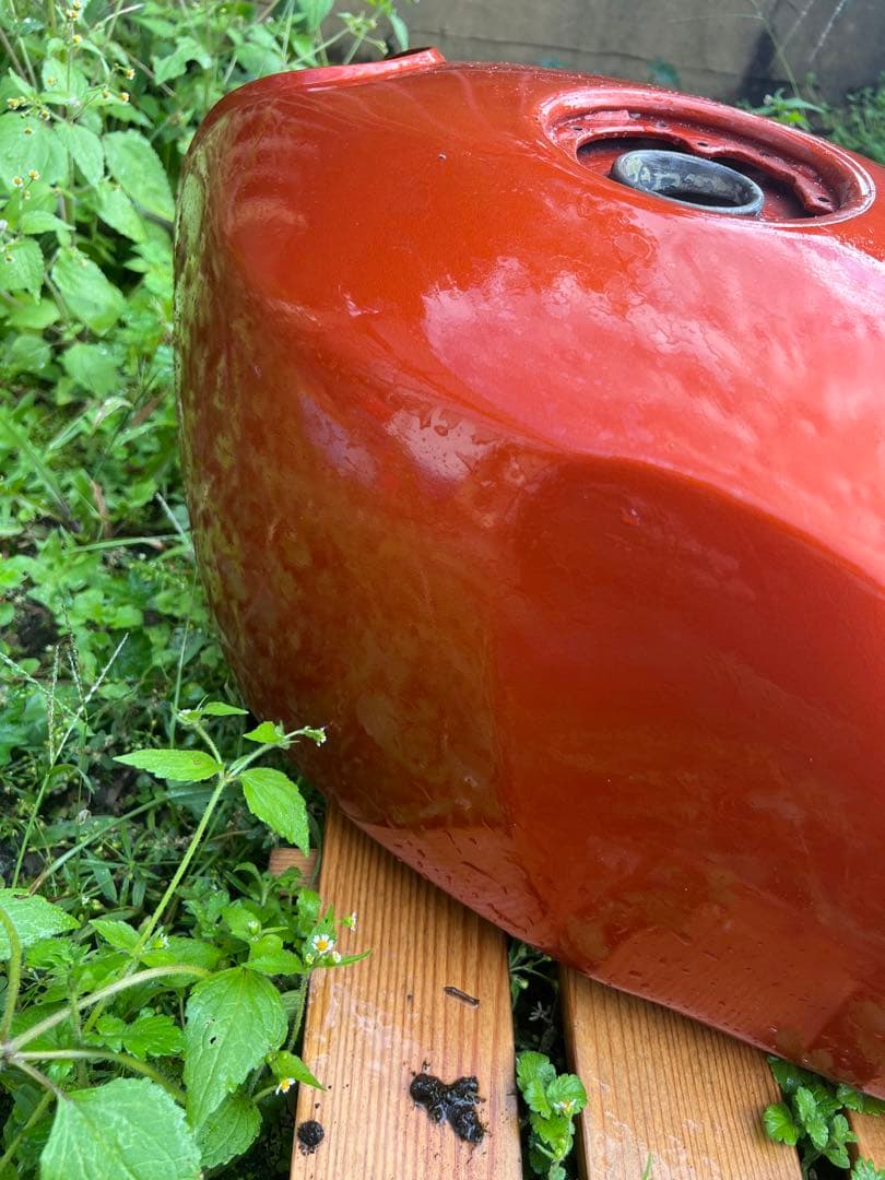 中古　ゼファーx タンク