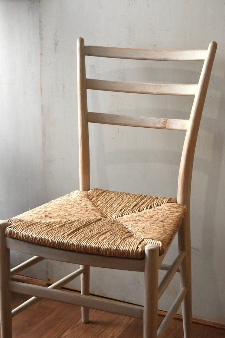 nora. sue chair ②