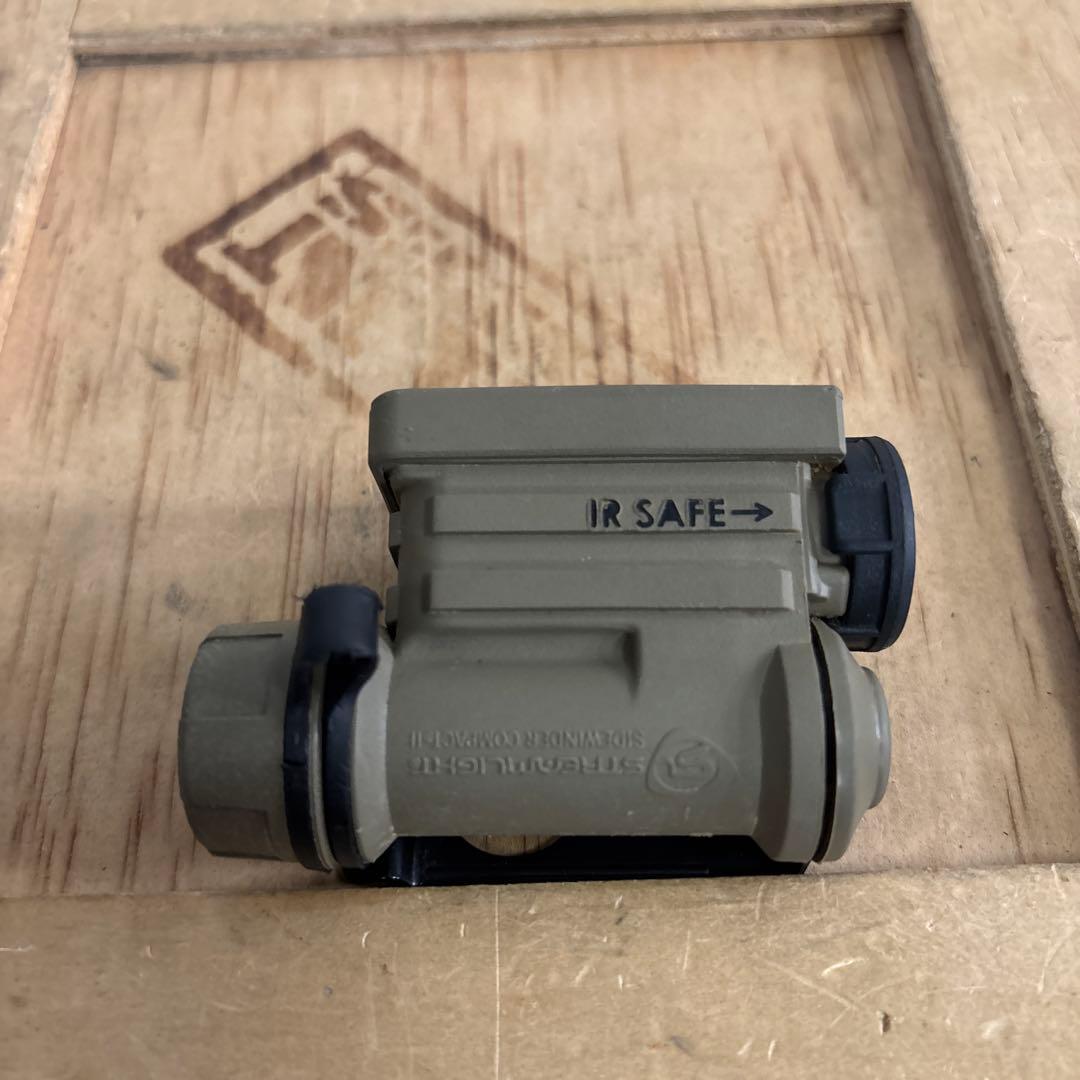 米軍　実物STREAMLIGHT SIDEWINDER COMPACT II