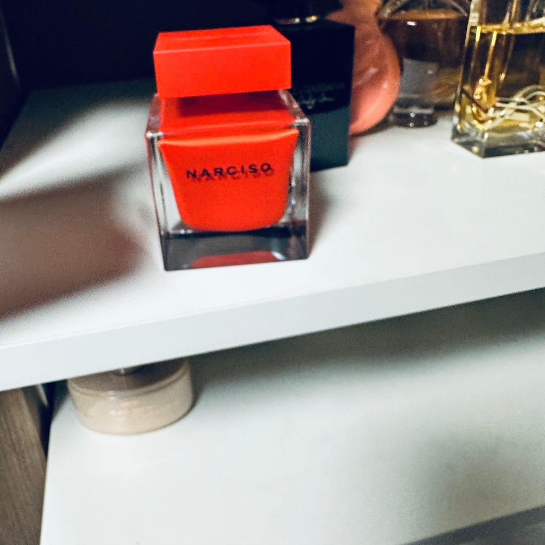 香水(女性用) NARCISO RODRIGUEZ Eau deParfum Rouge90ml