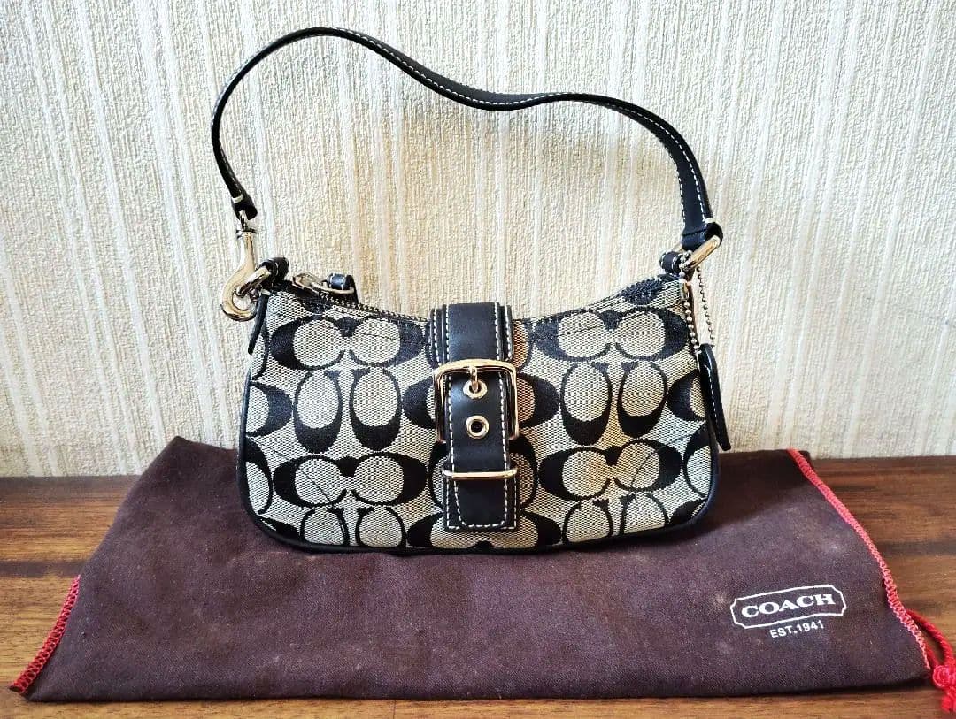 美品　人気　コーチ　シグネチャー　ワンショルダーバッグ　ブラック　保護袋付き
