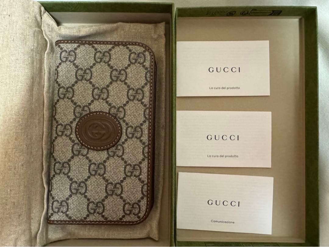 【新品】GUCCI グッチ　アイフォンケース iPhone15PRO 手帳型