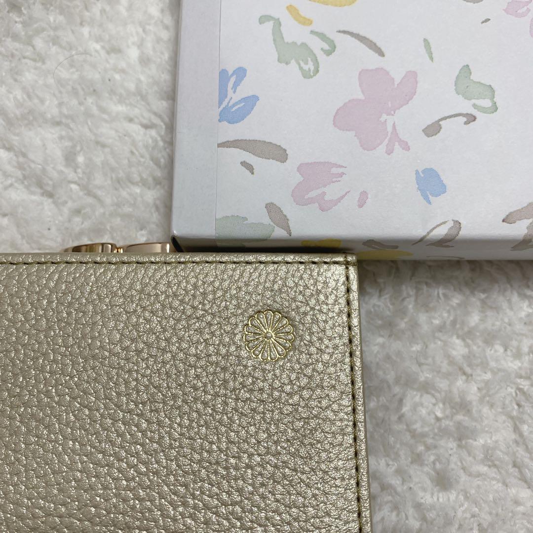 皇居 シャンパンゴールド 二つ折り財布 牛革 箱付き がま口 菊