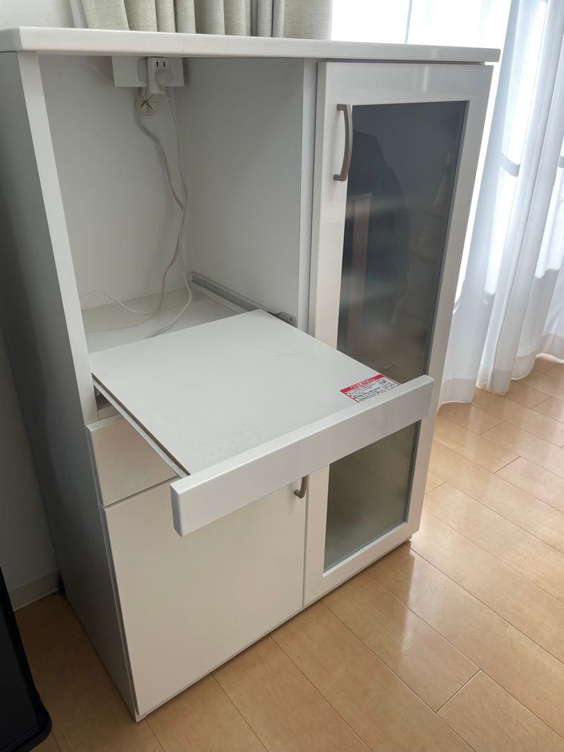 キッチン収納　食器棚　キッチンボード　白