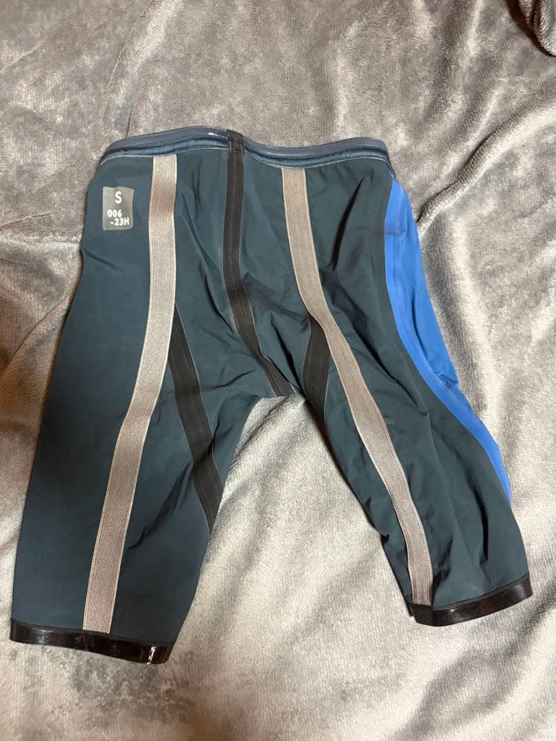 美品‼️arenaアクアフォースストーム 競泳水着 青・黒