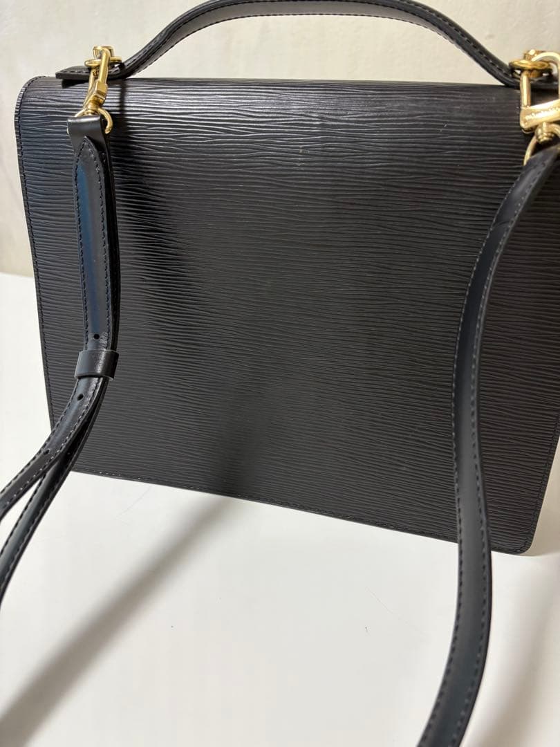 黒 レザー ビジネスバッグ ゴールド金具