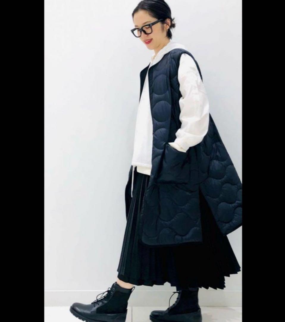 ユニクロ セオリー ウルトラライトダウンロングベスト身幅56cm 収納袋あり