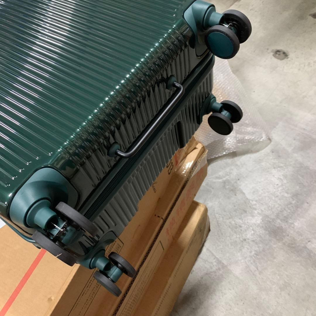 innovator スーツケース　62 L