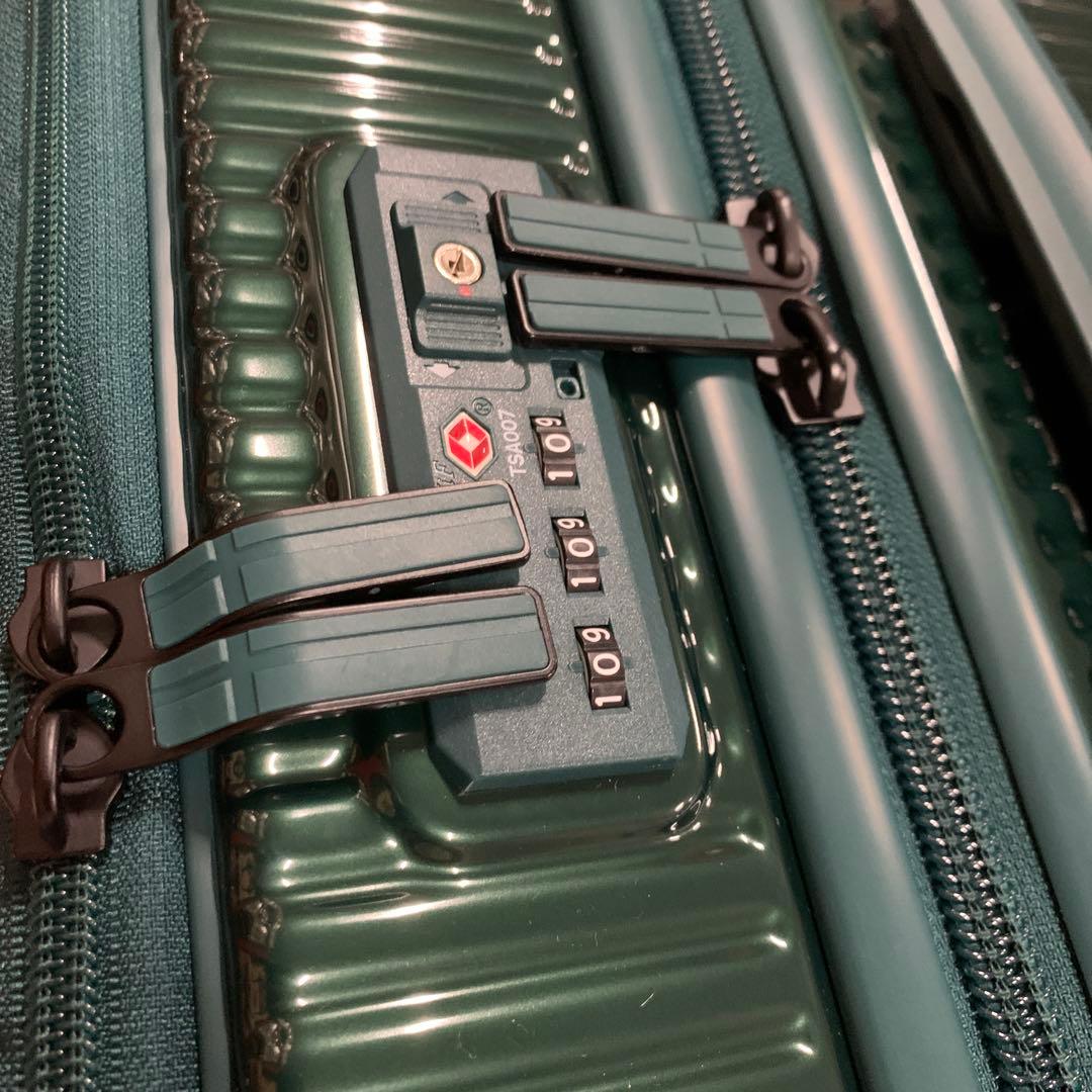 innovator スーツケース　62 L