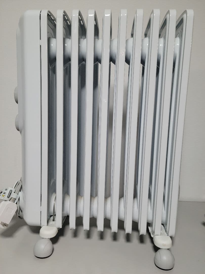 美品 デロンギ　オイルヒーター　RHJ35M1015-LG　10~13畳用