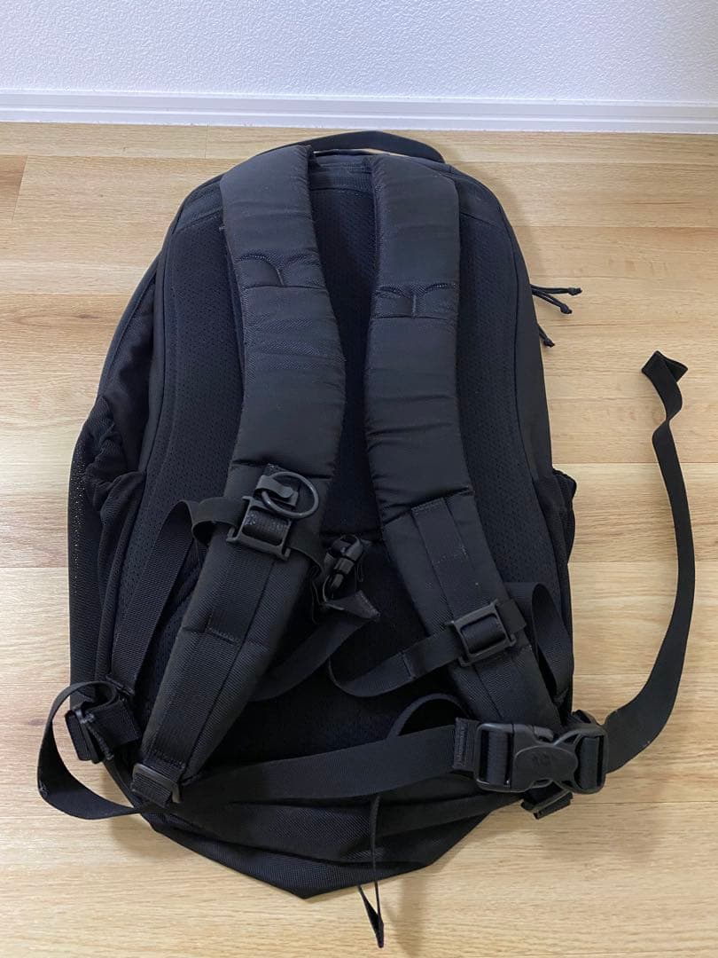 a*a様 廃盤　ARC'TERYX ブラック マンティス　26l