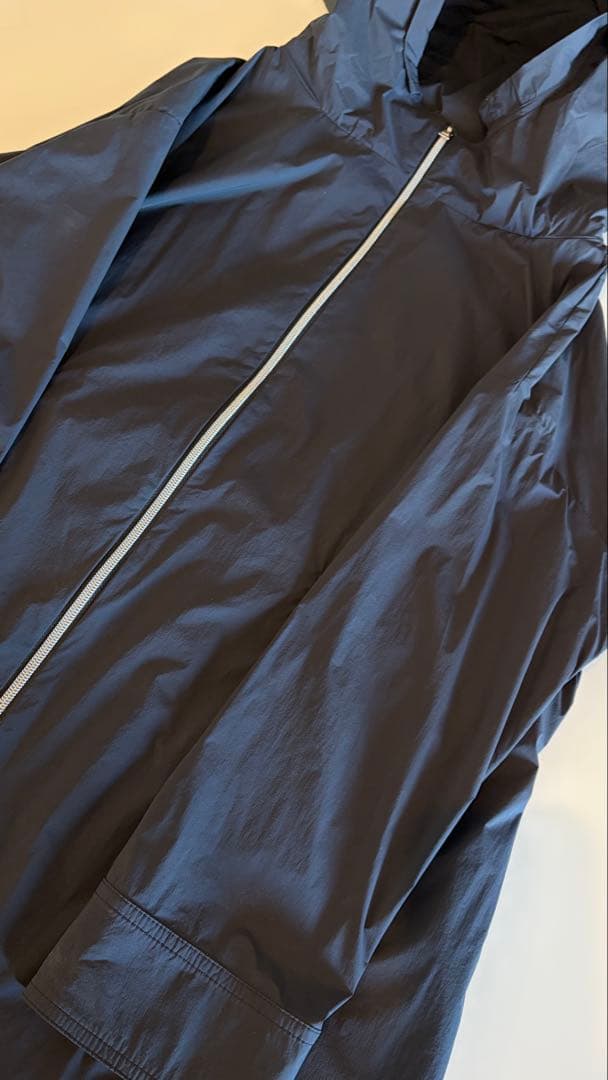 ヘルノ　HERNO フード付きナイロンコート　42Mサイズ　レディース黒