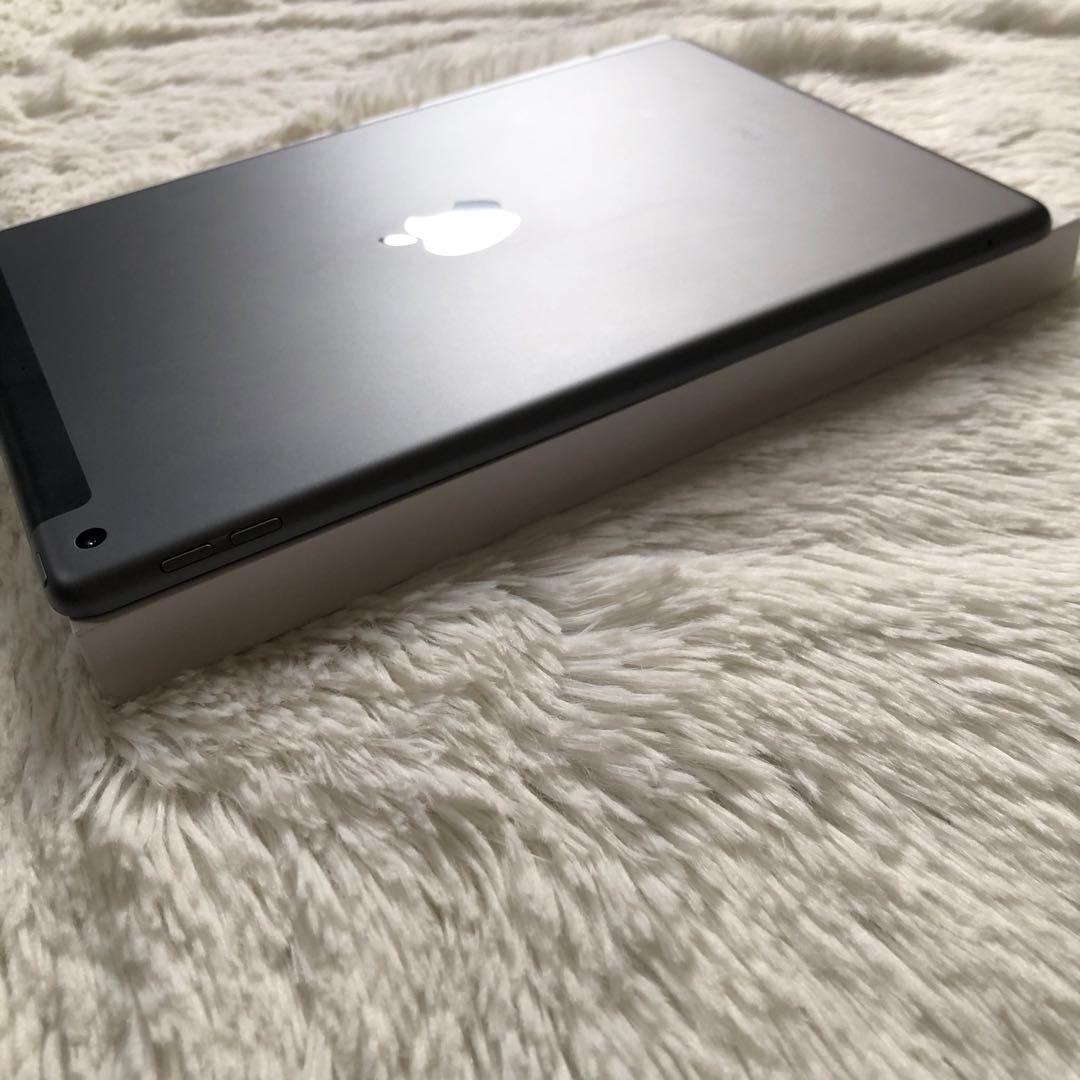 【完動品】iPad 第8世代 128GB SIMフリー 【付属品】【すぐ発送】