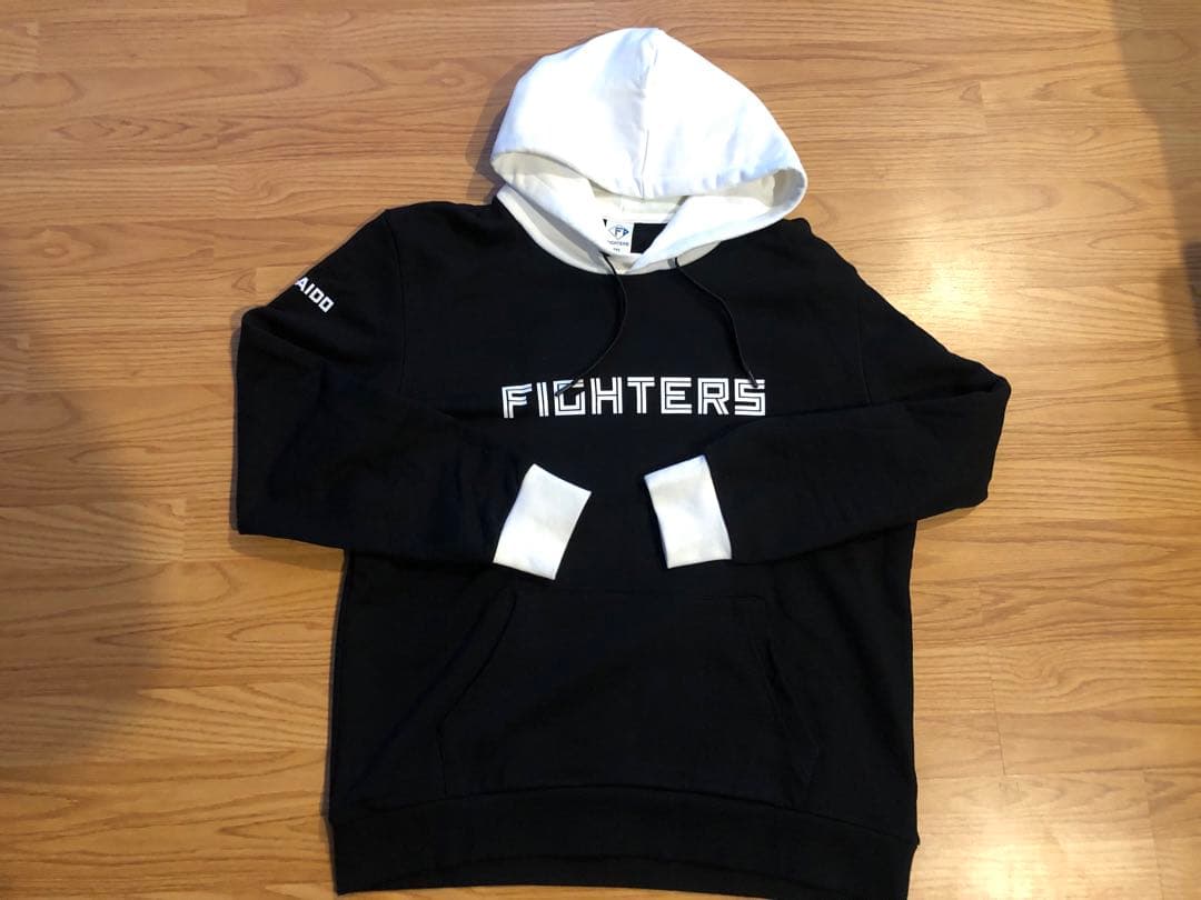 【値下済】日ハム ファイターズ　新庄監督 フーディ　ベストサイズ！パーカー