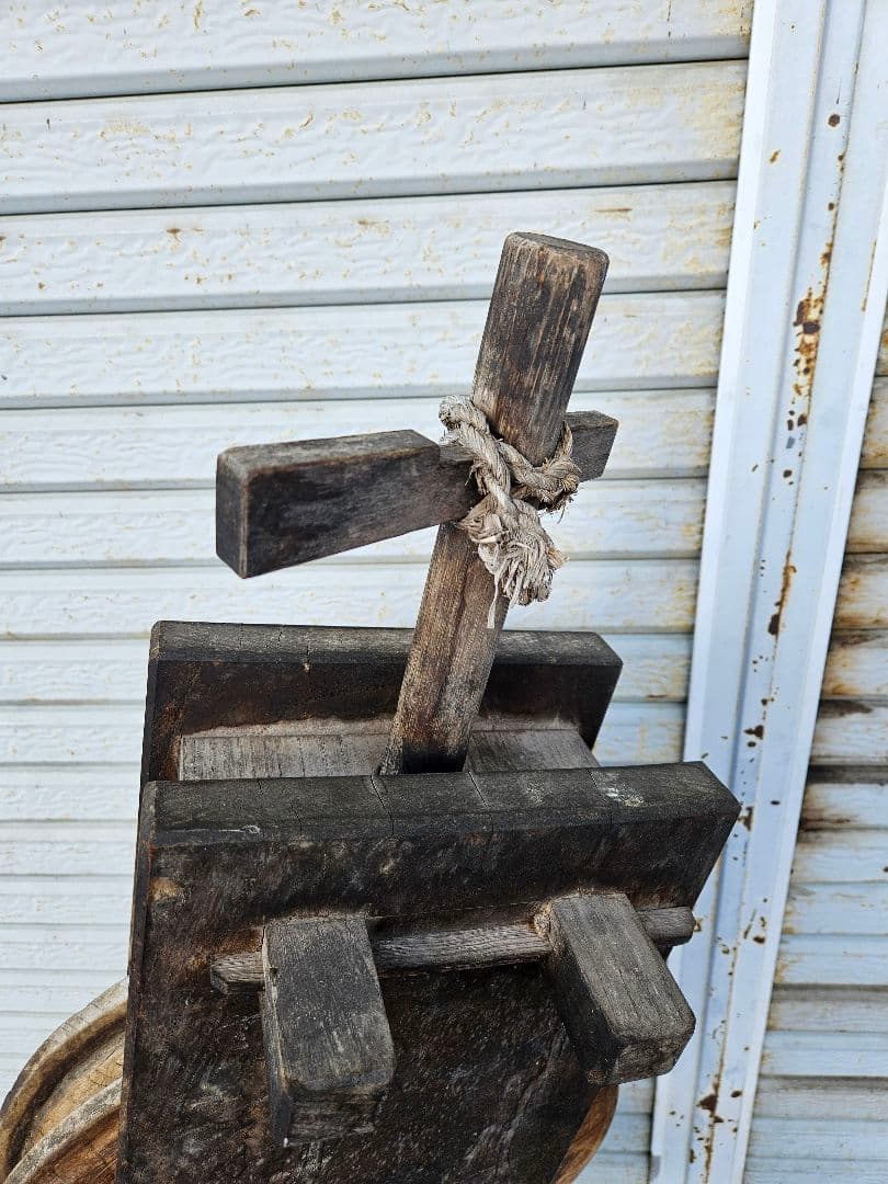 日本のアンティーク 大型の木製滑車 つるべ 井戸 古民家 インテリア