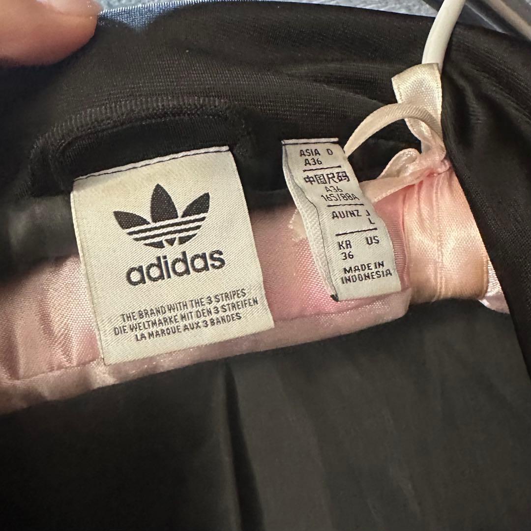 adidasスリーストライプスブレザー IK0440 テーラードジャケット