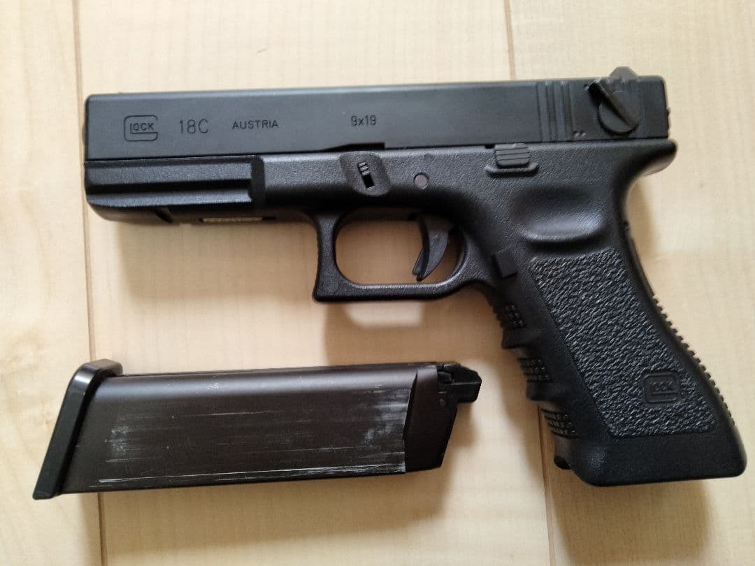 東京マルイ　GLOCK 18C 　ガスブローバック　ハンドガン
