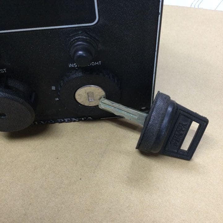 ボルボ　計基盤