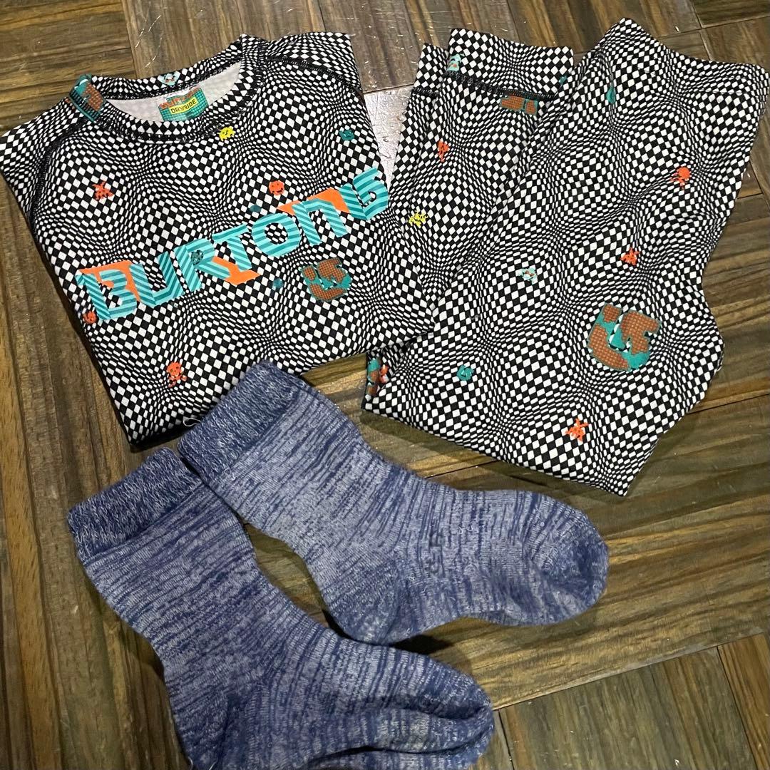 ［美品］Burton kids上下セット　インナー　グローブ　バートン