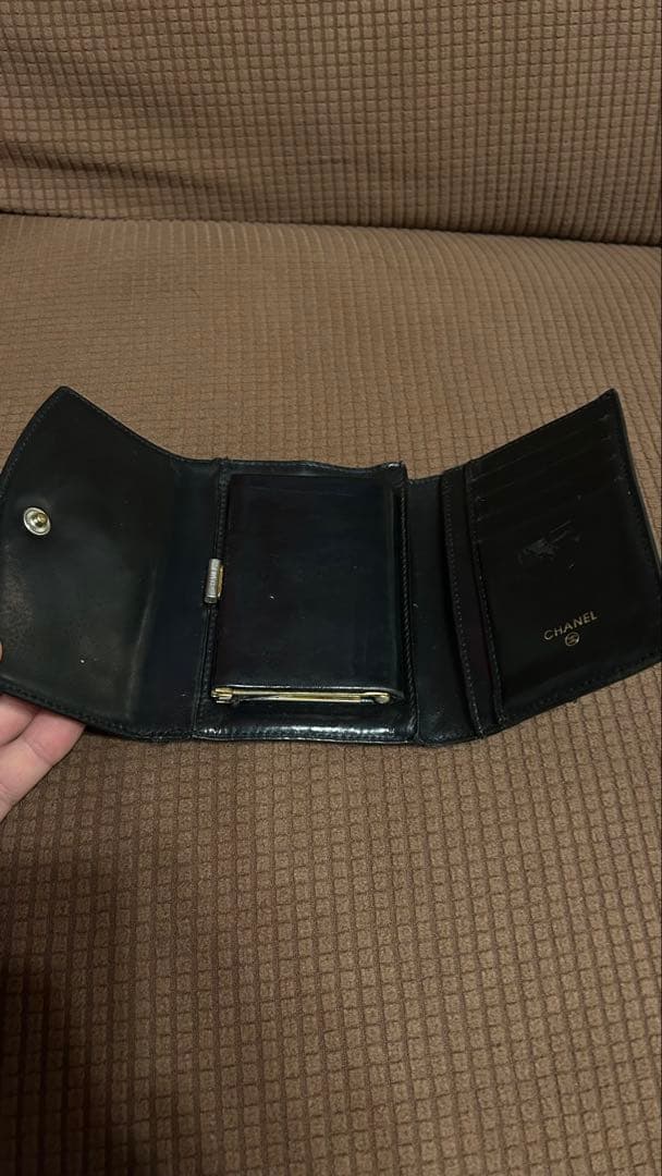 CHANEL 三つ折り財布 黒 レザー
