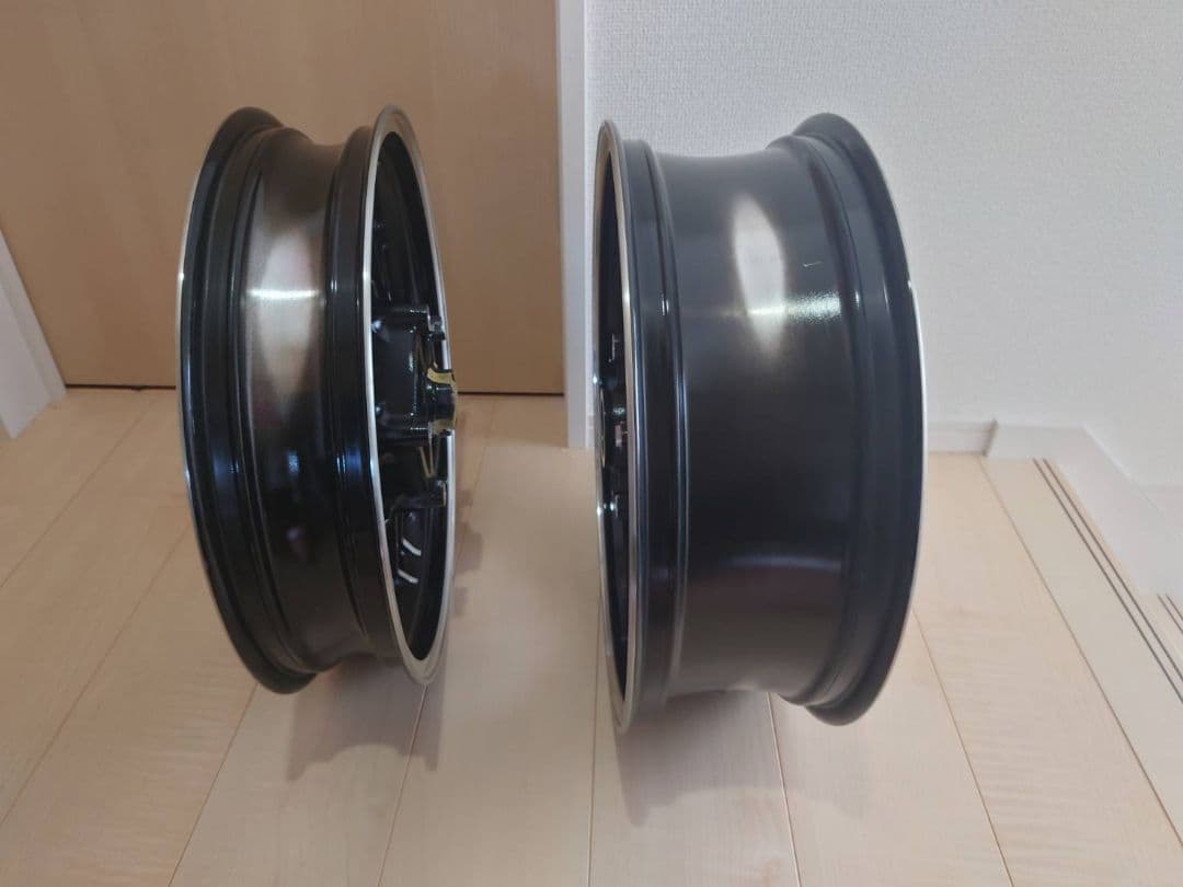 今だけ値下げz９００rs用 中古純正ホイール前後セット