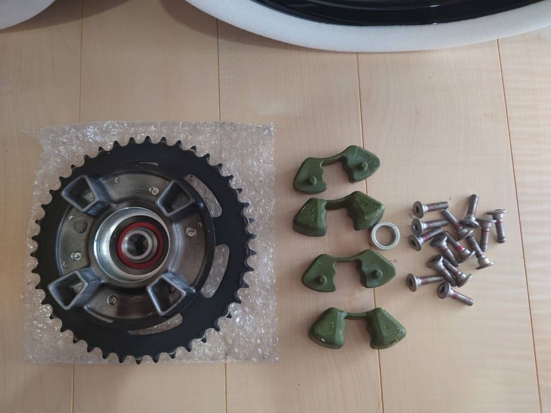 今だけ値下げz９００rs用 中古純正ホイール前後セット