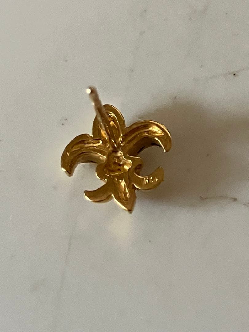 純金 ピアス メンズ 片耳 24金 ユリの紋章 スタッドピアス ポスト 18金