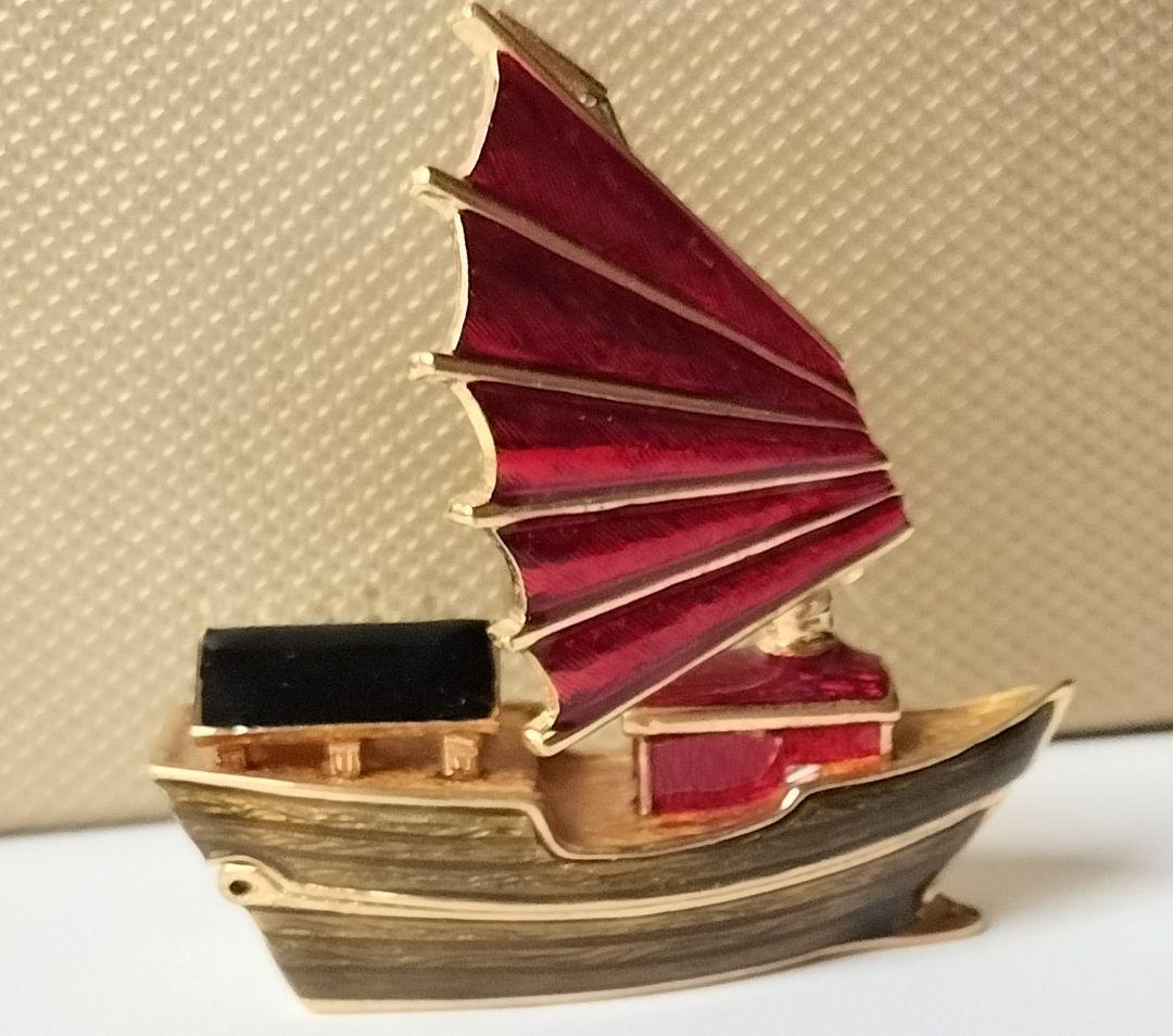 ESTEE LAUDER イントゥイション シップ ソリッド パフューム 練香水