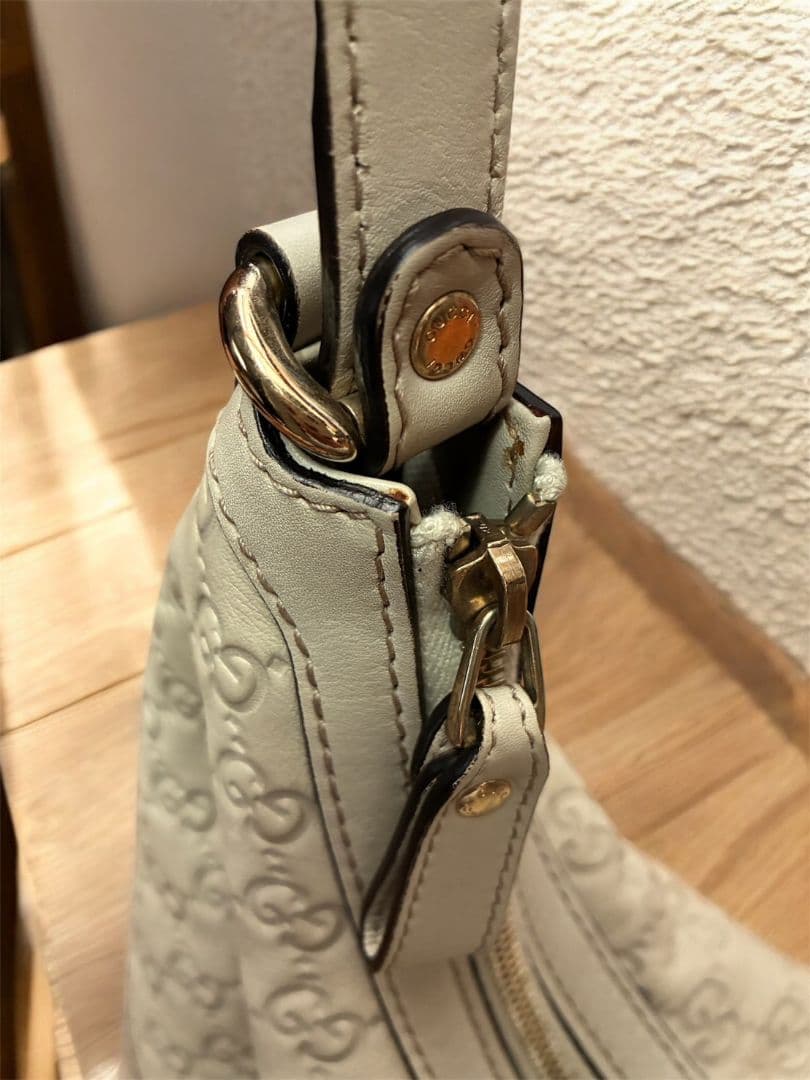 Gucci ベージュ ショルダーバッグ