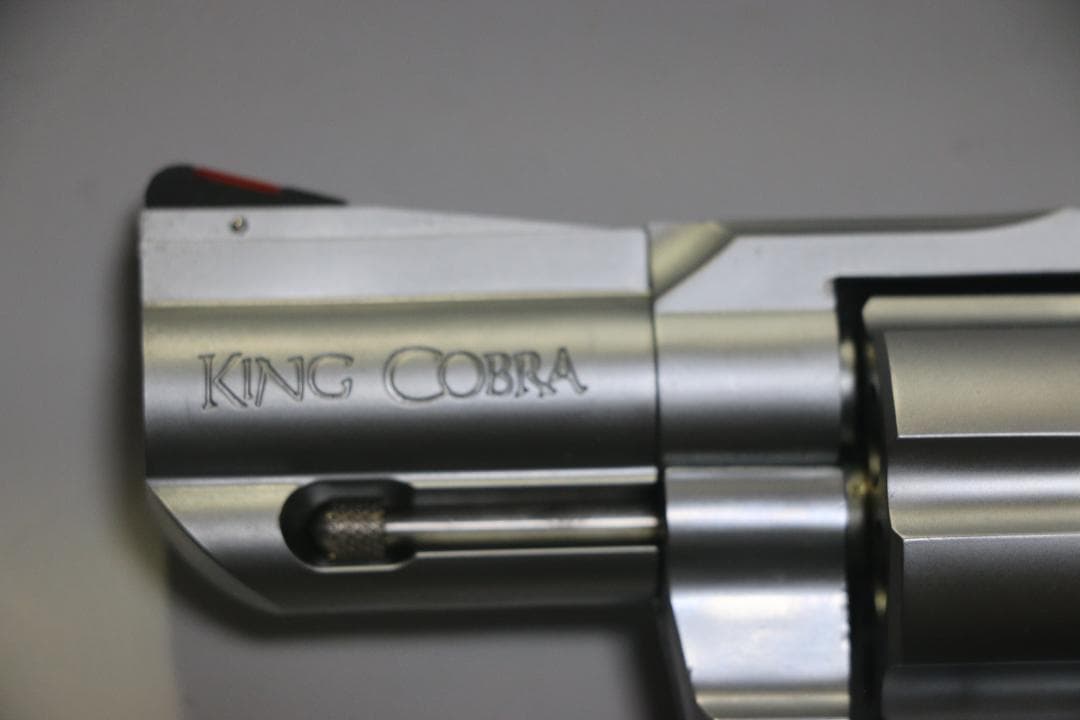 KSC製ＨＷ樹脂モデルガン コルト・キングコブラ　銀2.5インチ　ＳＰＧ合法品