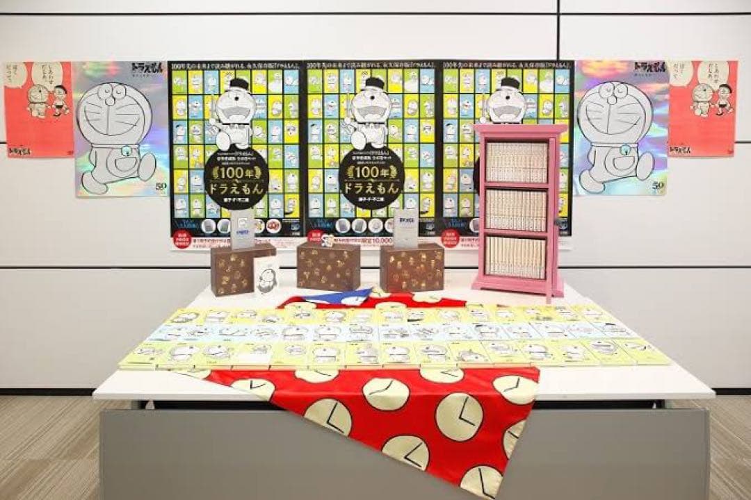 豪華愛蔵版 100年ドラえもん カリモク どこでもドア本棚