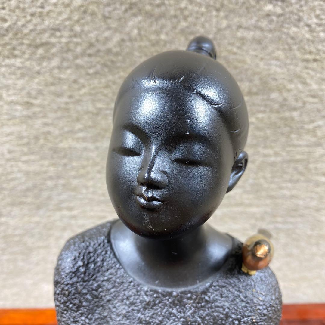 高岡銅器 彫刻家 板保次 (号 清峯）『おすまし』ブロンズ像