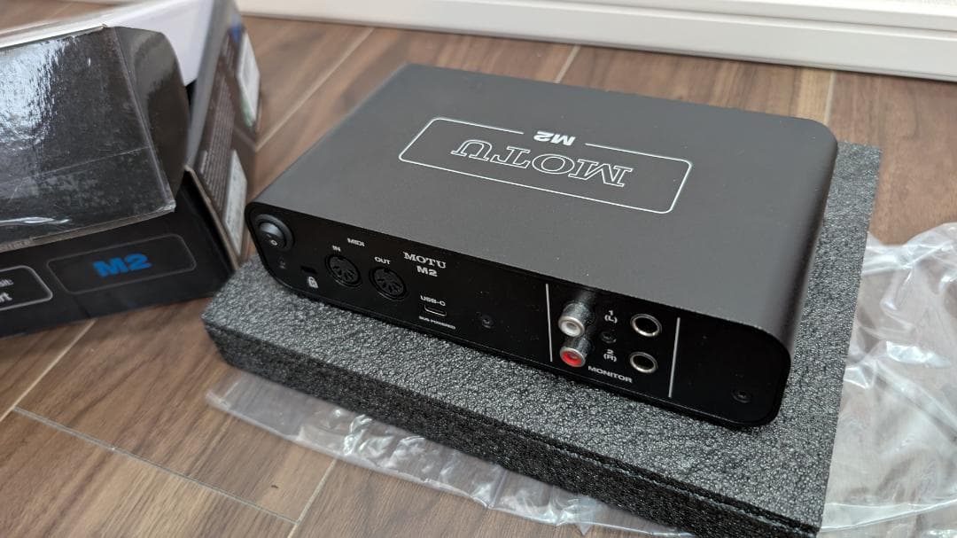 MOTU M2 2イン/2アウト USBオーディオインターフェイス